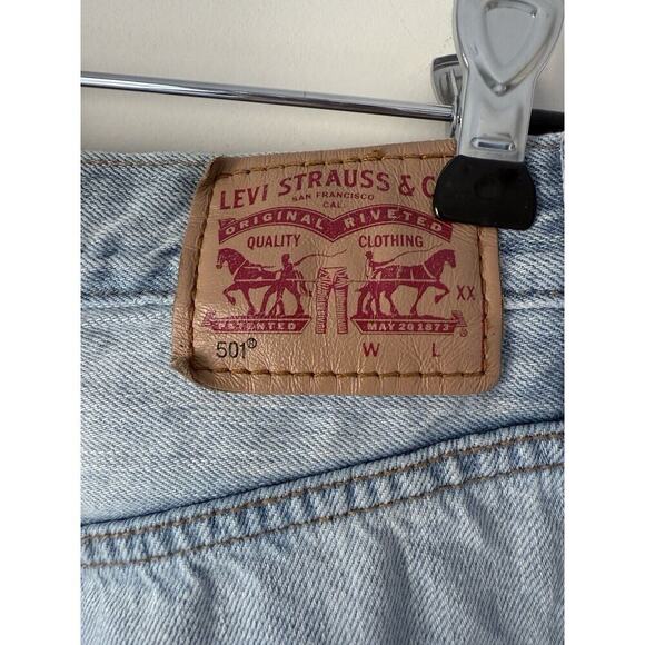Sold Vintage Levis Womens 25x31 Blue 501 Straight Mom 90s Leather Patch​​ - Picture 4 of 10